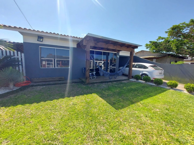 casa em rainha do mar com 2 dormitórios (1 suíte) e demais peças.: 1ª foto da galeria de imagens do imóvel