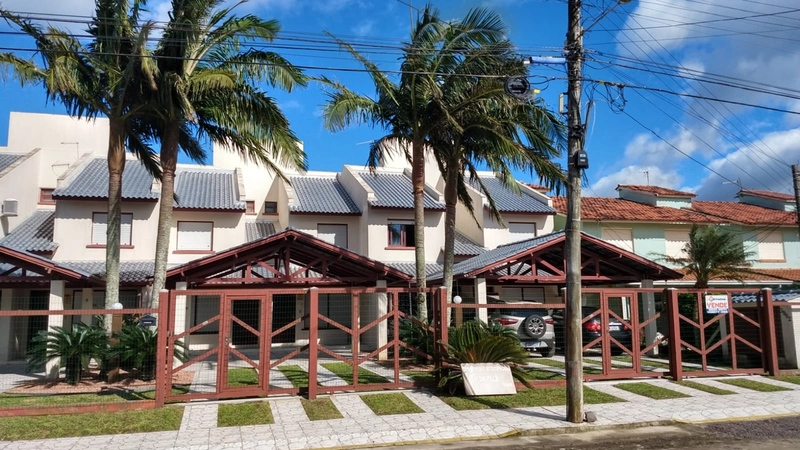 Sobrado de 2 dormitórios em condomínio  de ótimo nível: 2ª foto da galeria de imagens do imóvel