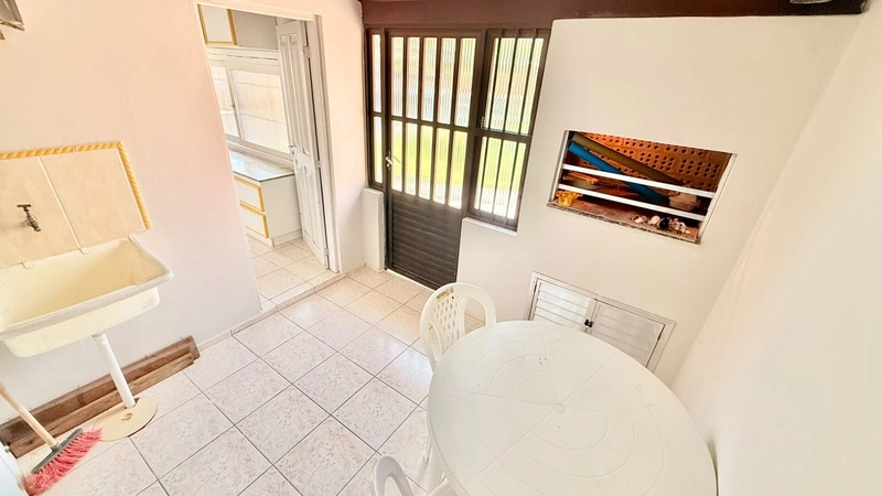 VIVENDA MOBILIADA COM CHURRASQUEIRA E ÓTIMA POSIÇÃO SOLAR: 6ª foto da galeria de imagens do imóvel