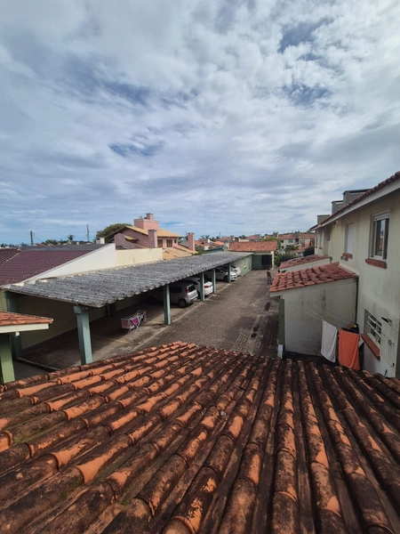 Sobrado de 2 dormitórios em condomínio