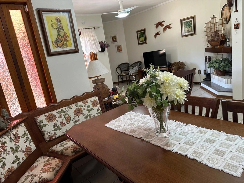 Linda casa com piscina, próxima ao mar: 10ª foto da galeria de imagens do imóvel