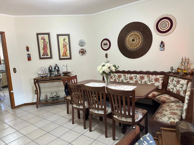 Linda casa com piscina, próxima ao mar: 12ª foto da galeria de imagens do imóvel