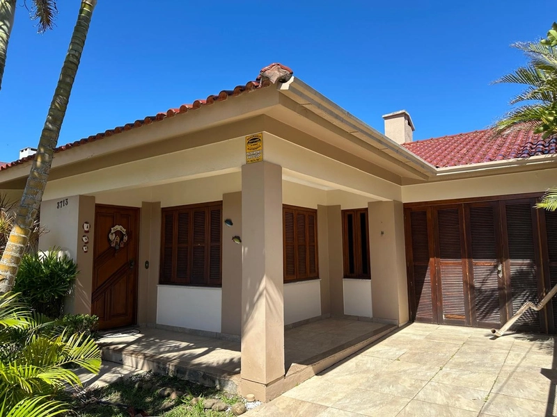 Linda casa com piscina, próxima ao mar: 31ª foto da galeria de imagens do imóvel