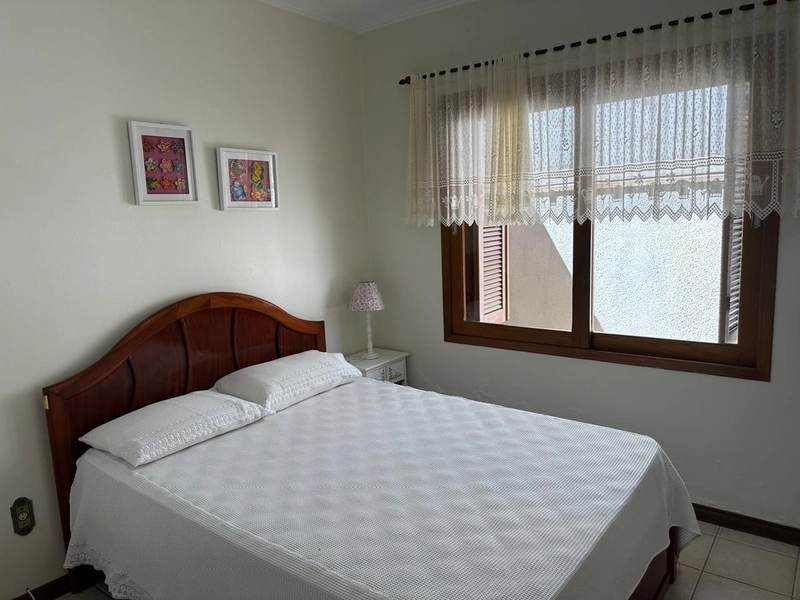 Linda casa com piscina, próxima ao mar: 23ª foto da galeria de imagens do imóvel