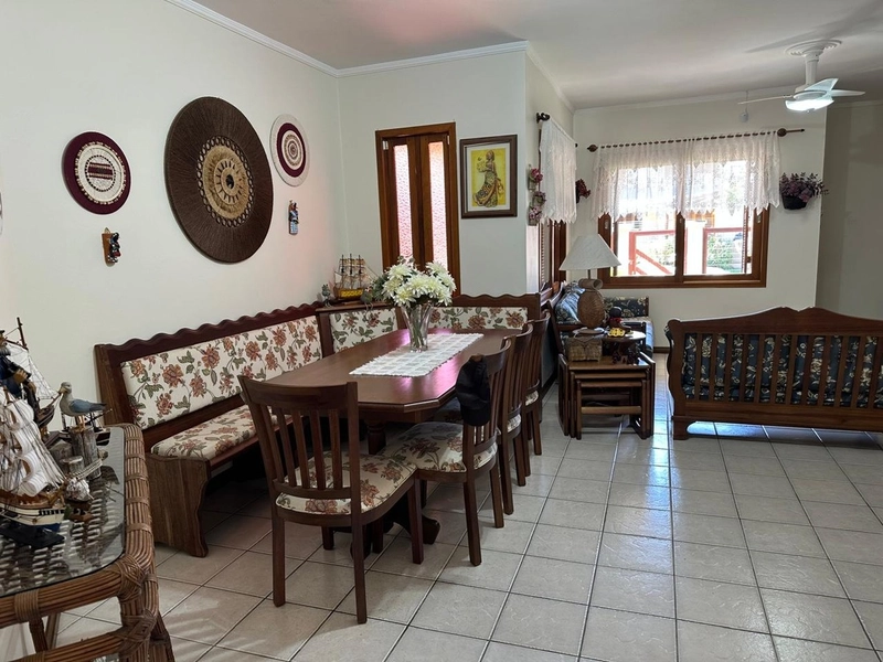 Linda casa com piscina, próxima ao mar: 18ª foto da galeria de imagens do imóvel