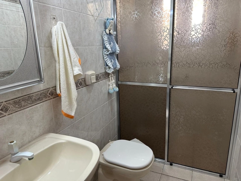 Linda casa com piscina, próxima ao mar: 27ª foto da galeria de imagens do imóvel