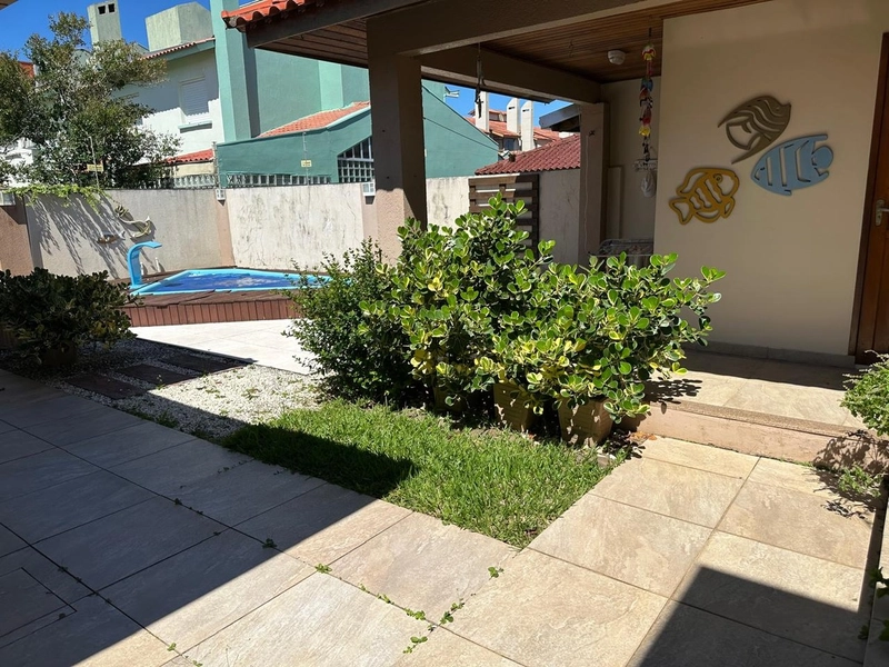 Linda casa com piscina, próxima ao mar: 5ª foto da galeria de imagens do imóvel