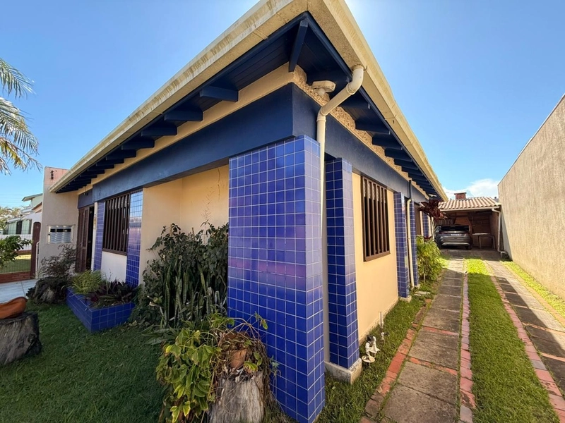 Casa 3 dormitórios próxima ao mar e ao comércio: 7ª foto da galeria de imagens do imóvel