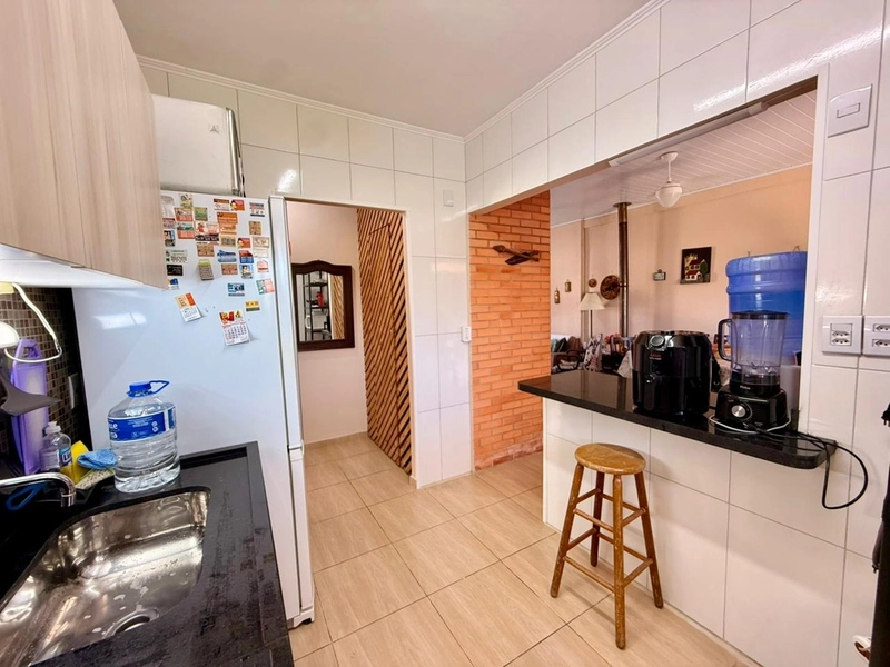 Casa 3 dormitórios próxima ao mar e ao comércio: 22ª foto da galeria de imagens do imóvel