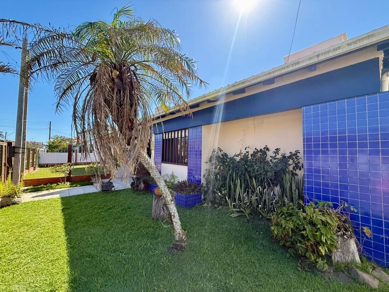 Casa 3 dormitórios próxima ao mar e ao comércio: 5ª foto da galeria de imagens do imóvel