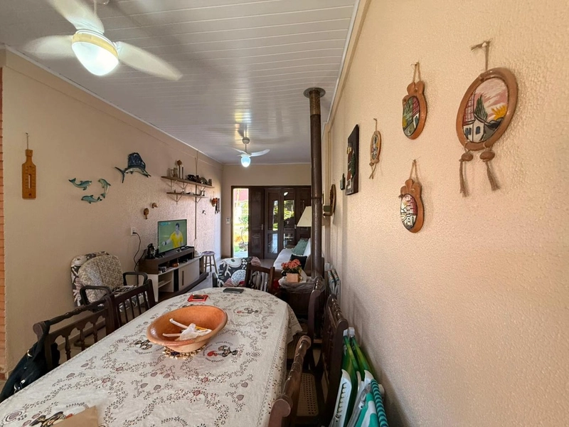 Casa 3 dormitórios próxima ao mar e ao comércio: 21ª foto da galeria de imagens do imóvel