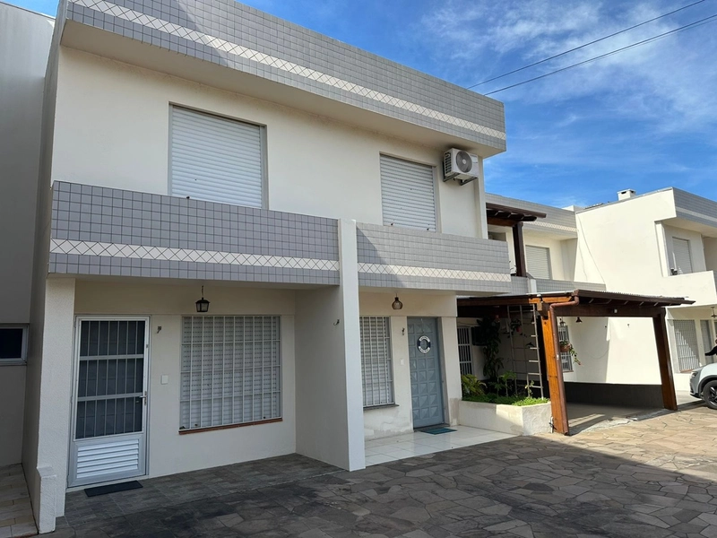 SOBRADO 2 DORMITÓRIOS NA PARAGUASSÚ