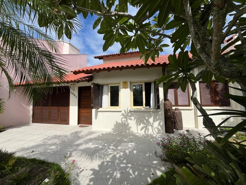 Linda casa de 4 dormitórios com piscina.: 27ª foto da galeria de imagens do imóvel