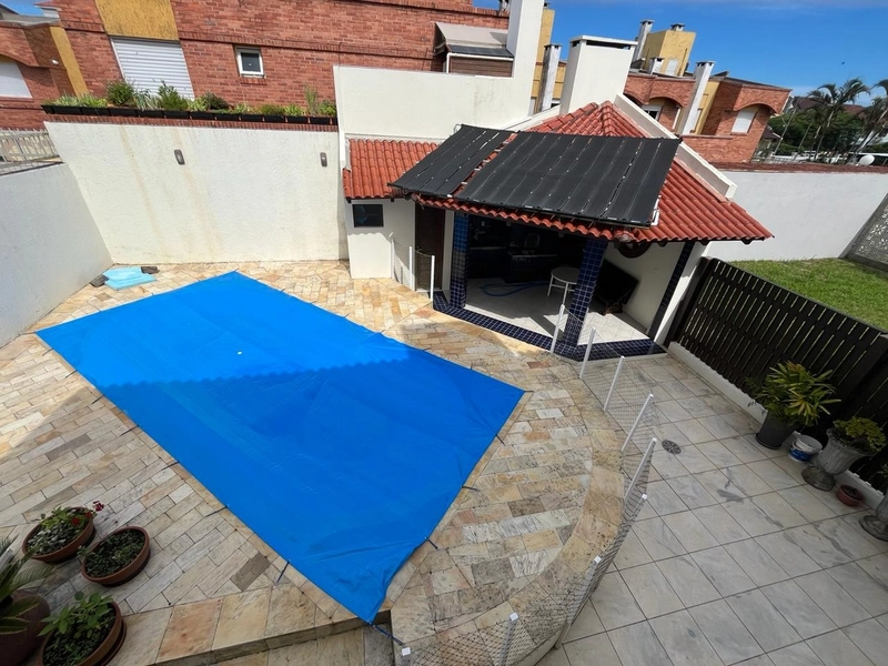 Linda casa de 4 dormitórios com piscina.: 16ª foto da galeria de imagens do imóvel