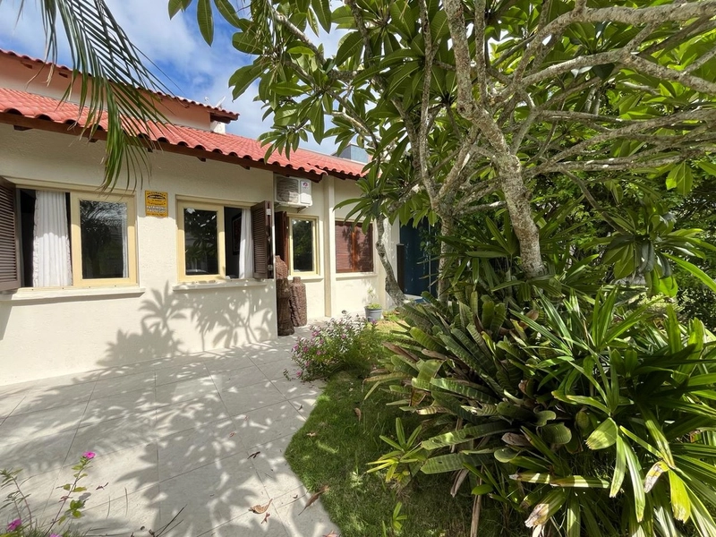 Linda casa de 4 dormitórios com piscina.: 26ª foto da galeria de imagens do imóvel