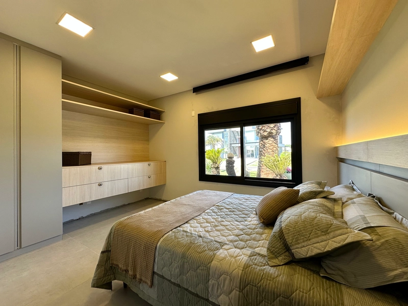 ARQUITETURA CONTEMPORÂNEA COM VISTA PERMANENTE PARA O LAGO: 9ª foto da galeria de imagens do imóvel