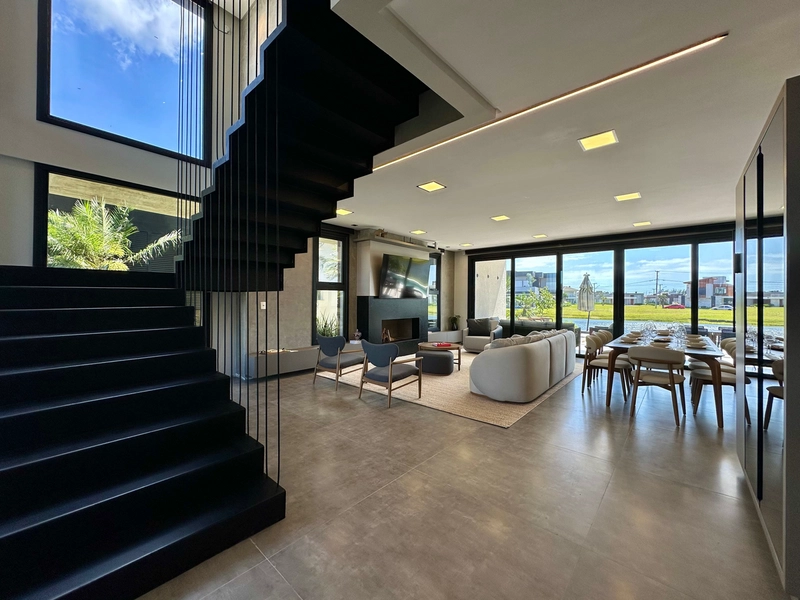 ARQUITETURA CONTEMPORÂNEA COM VISTA PERMANENTE PARA O LAGO: 4ª foto da galeria de imagens do imóvel