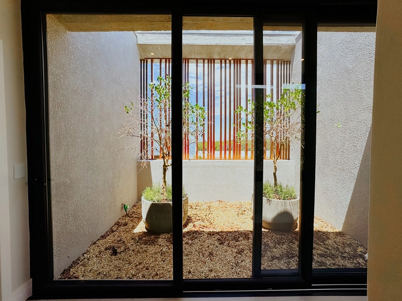 ARQUITETURA CONTEMPORÂNEA COM VISTA PRIVILEGIADA PARA O LAGO: 11ª foto da galeria de imagens do imóvel