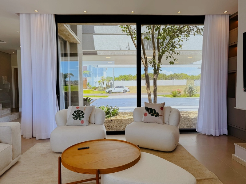 ARQUITETURA CONTEMPORÂNEA COM VISTA PRIVILEGIADA PARA O LAGO: 4ª foto da galeria de imagens do imóvel