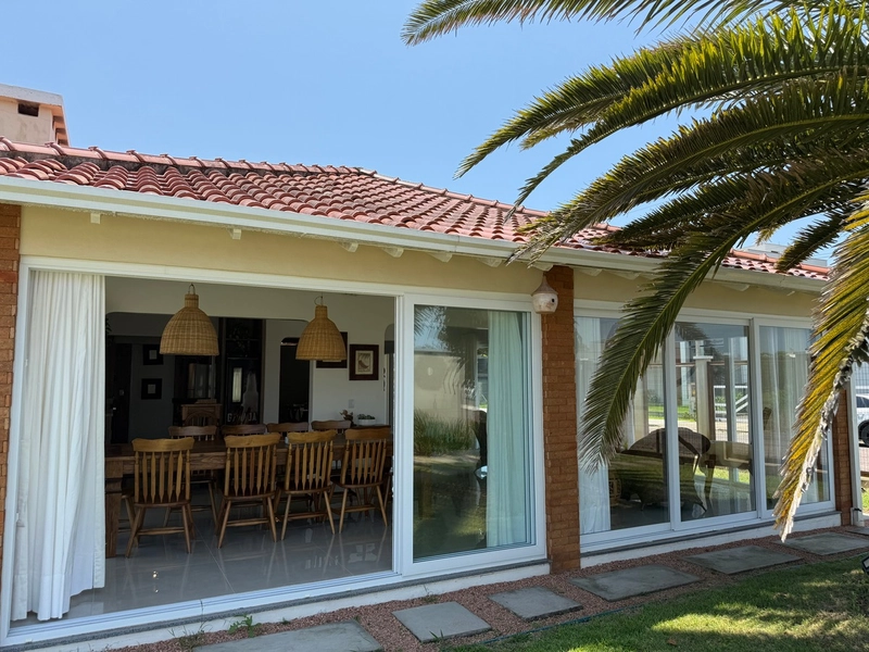 CASA COM AMPLO TERRENO NO VILLAGE: 24ª foto da galeria de imagens do imóvel