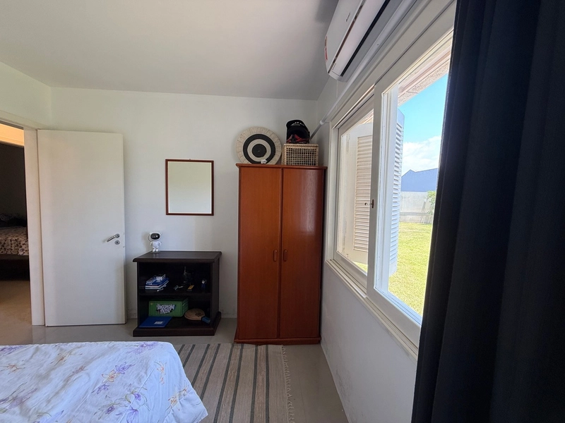 CASA COM AMPLO TERRENO NO VILLAGE: 15ª foto da galeria de imagens do imóvel