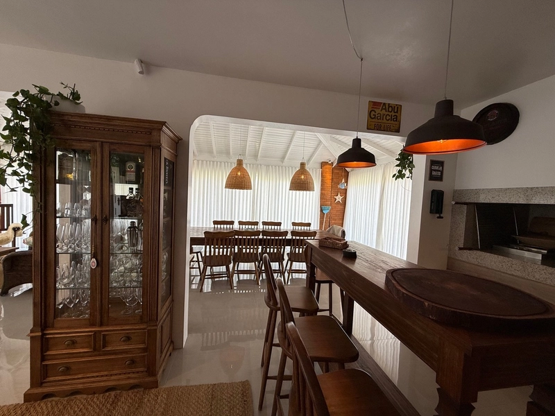 CASA COM AMPLO TERRENO NO VILLAGE: 13ª foto da galeria de imagens do imóvel