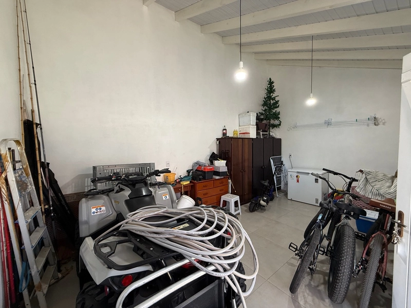 CASA COM AMPLO TERRENO NO VILLAGE: 23ª foto da galeria de imagens do imóvel