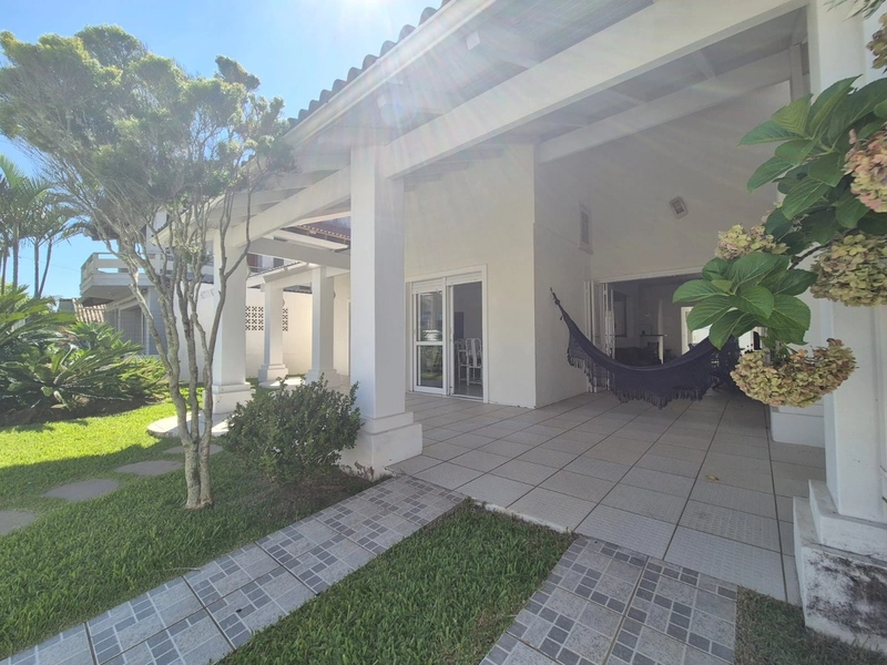 CASA COM GRANDE ÁREA GOURMET: 2ª foto da galeria de imagens do imóvel