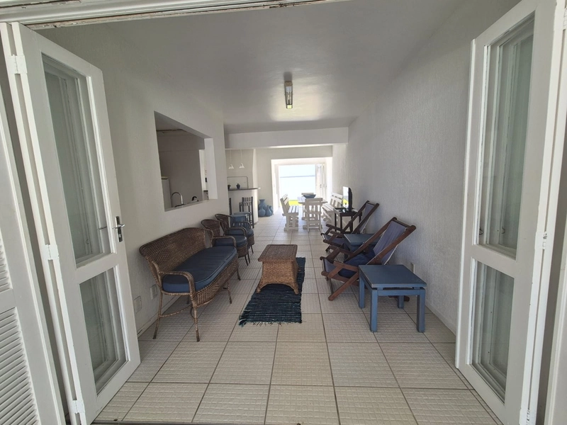 CASA COM GRANDE ÁREA GOURMET: 3ª foto da galeria de imagens do imóvel