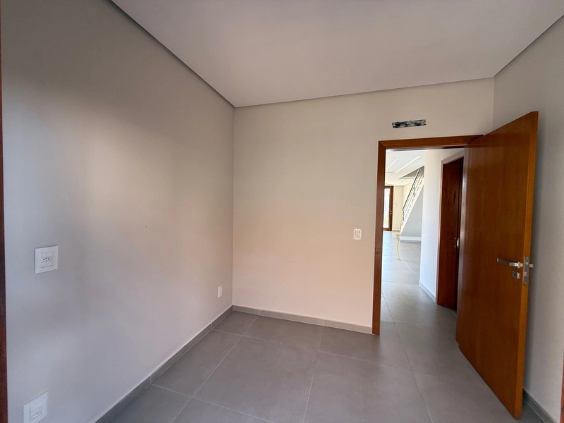 SOBRADO DE ESQUINA COM 4 SUÍTES E VISTA PARA O MAR: 4ª foto da galeria de imagens do imóvel