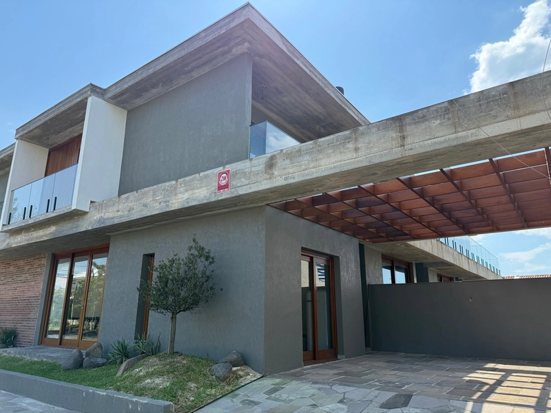 SOBRADO DE ESQUINA COM 4 SUÍTES E VISTA PARA O MAR: 3ª foto da galeria de imagens do imóvel