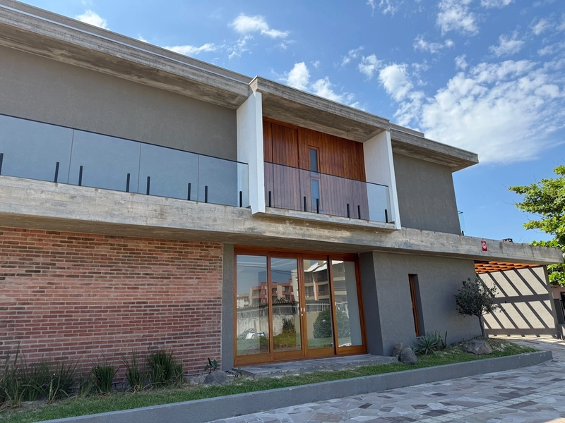 SOBRADO DE ESQUINA COM 4 SUÍTES E VISTA PARA O MAR: 12ª foto da galeria de imagens do imóvel