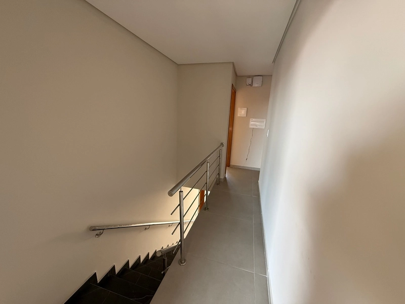 SOBRADO CONTEMPORÂNEO COM SACADA E VISTA PARA O MAR: 13ª foto da galeria de imagens do imóvel