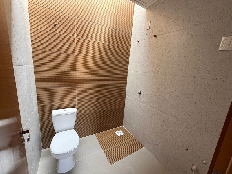 SOBRADO CONTEMPORÂNEO COM SACADA E VISTA PARA O MAR: 15ª foto da galeria de imagens do imóvel