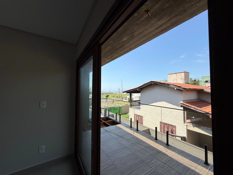 SOBRADO CONTEMPORÂNEO COM SACADA E VISTA PARA O MAR: 17ª foto da galeria de imagens do imóvel