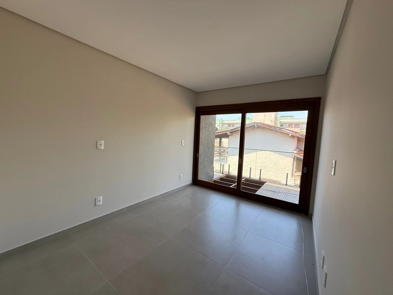 SOBRADO CONTEMPORÂNEO COM SACADA E VISTA PARA O MAR: 23ª foto da galeria de imagens do imóvel