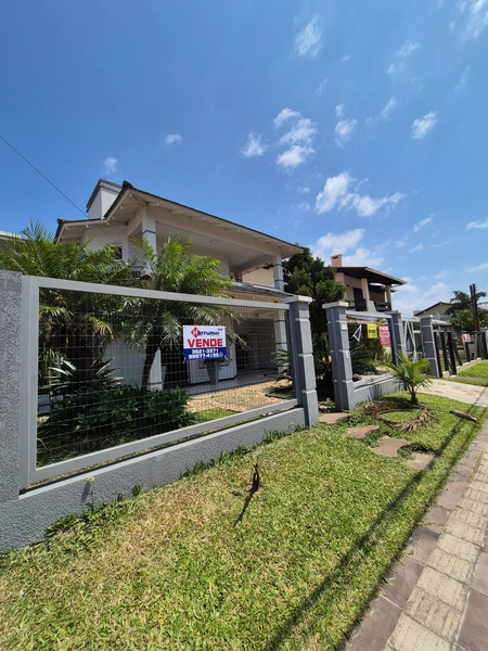 CASA COM AMPLO ESPAÇO GOURMET E PÁTIO COM PISCINA: 2ª foto da galeria de imagens do imóvel