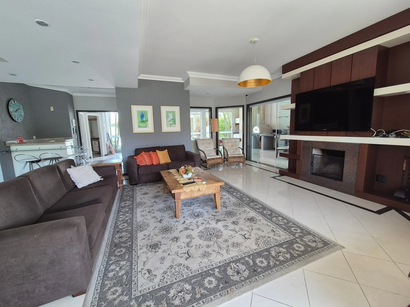 CASA COM AMPLO ESPAÇO GOURMET E PÁTIO COM PISCINA: 19ª foto da galeria de imagens do imóvel