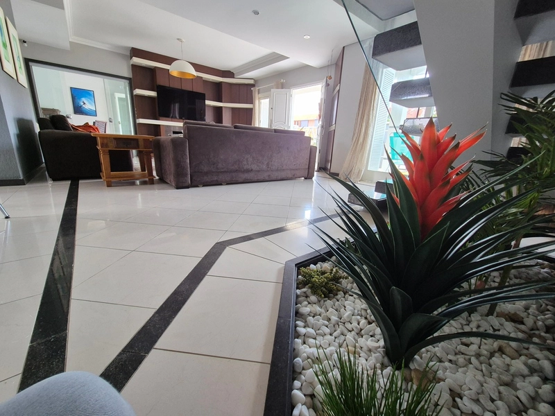 CASA COM AMPLO ESPAÇO GOURMET E PÁTIO COM PISCINA: 25ª foto da galeria de imagens do imóvel