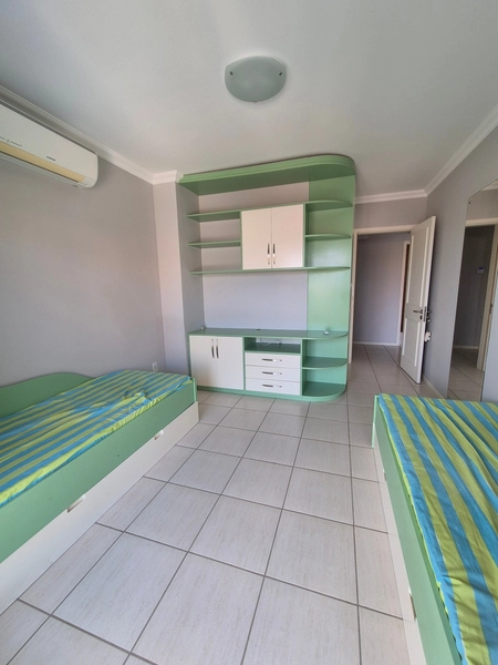 CASA COM AMPLO ESPAÇO GOURMET E PÁTIO COM PISCINA: 37ª foto da galeria de imagens do imóvel