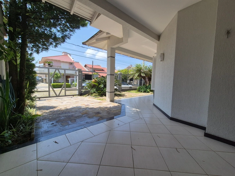 CASA COM AMPLO ESPAÇO GOURMET E PÁTIO COM PISCINA: 12ª foto da galeria de imagens do imóvel