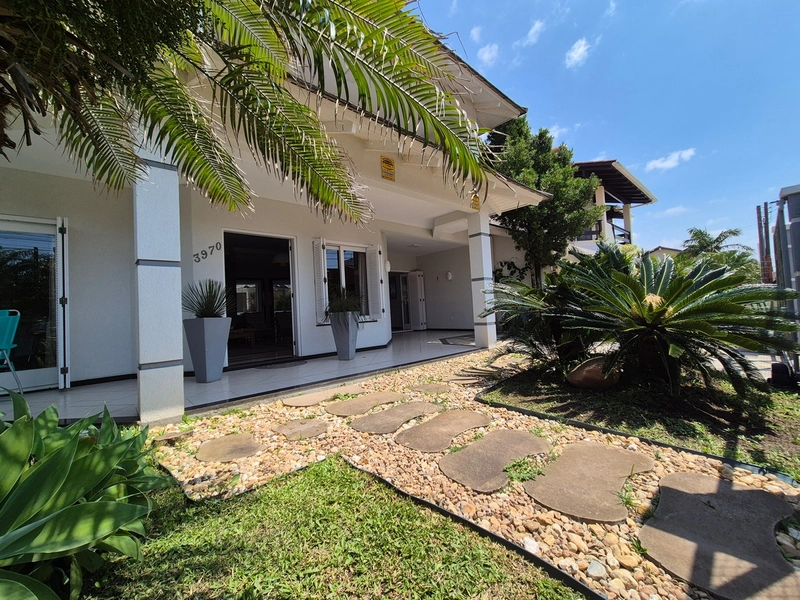 CASA COM AMPLO ESPAÇO GOURMET E PÁTIO COM PISCINA: 30ª foto da galeria de imagens do imóvel