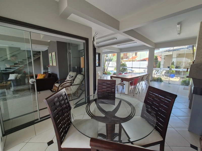 CASA COM AMPLO ESPAÇO GOURMET E PÁTIO COM PISCINA: 11ª foto da galeria de imagens do imóvel