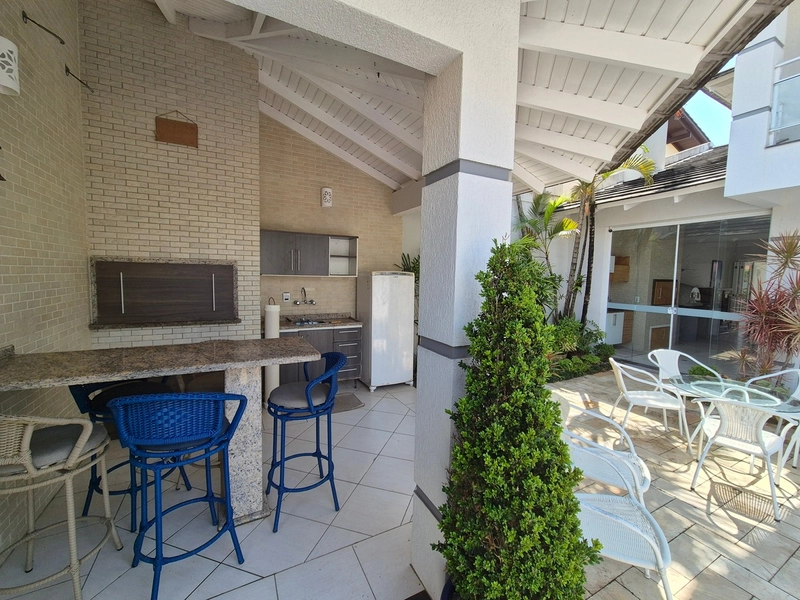 CASA COM AMPLO ESPAÇO GOURMET E PÁTIO COM PISCINA: 4ª foto da galeria de imagens do imóvel