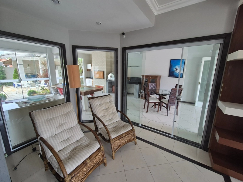 CASA COM AMPLO ESPAÇO GOURMET E PÁTIO COM PISCINA: 31ª foto da galeria de imagens do imóvel