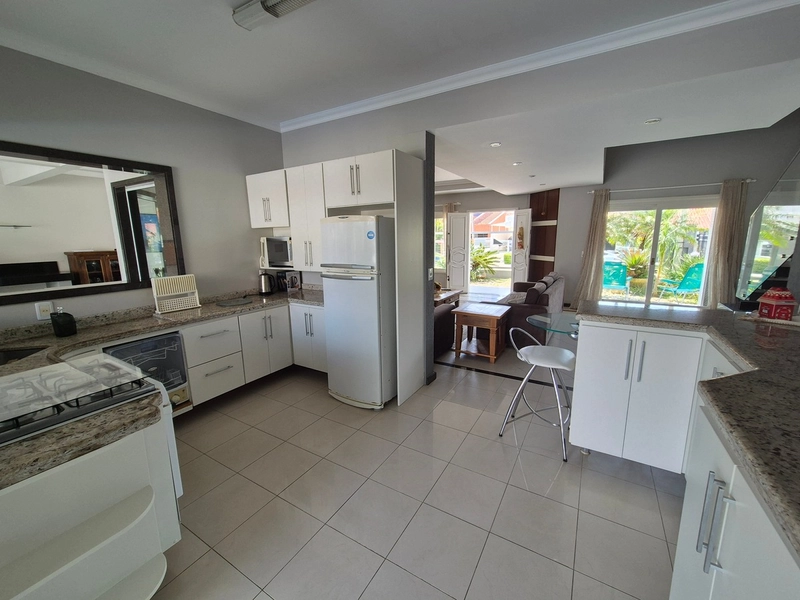 CASA COM AMPLO ESPAÇO GOURMET E PÁTIO COM PISCINA: 14ª foto da galeria de imagens do imóvel