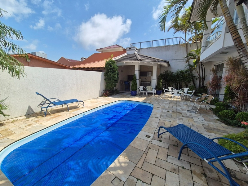 CASA COM AMPLO ESPAÇO GOURMET E PÁTIO COM PISCINA: 7ª foto da galeria de imagens do imóvel