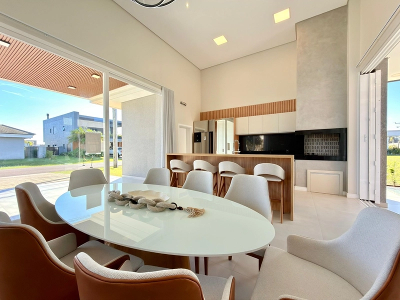 CASA COM 04 SUÍTES, MOBILIADA E COM LAZER INTEGRADO: 7ª foto da galeria de imagens do imóvel