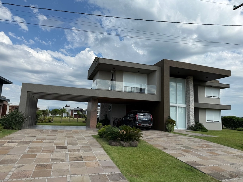 CASA DE ALTO PADRÃO COM 05 SUÍTES: 1ª foto da galeria de imagens do imóvel