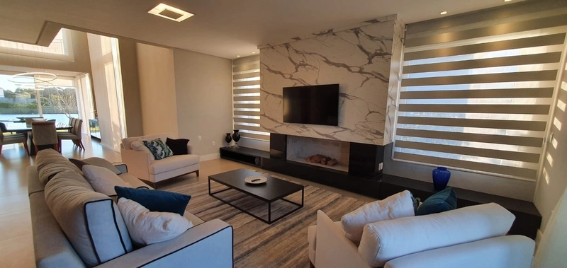 Casa com 05 suítes em Cond. Fechado.: 3ª foto da galeria de imagens do imóvel